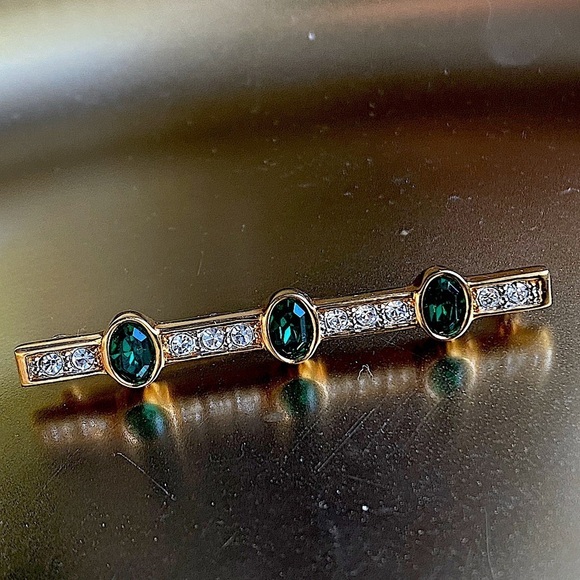 Swarovski S.A.L bar gold tone pin with green and white crystals - Picture 1 of 15